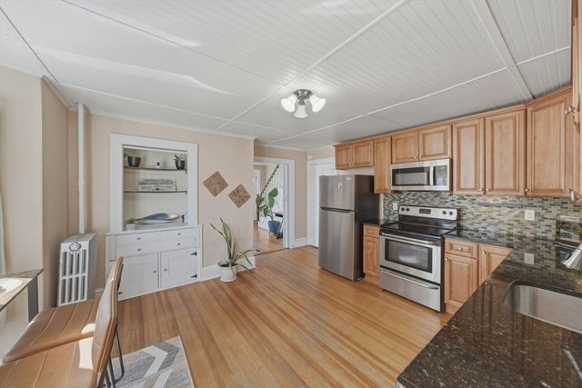 50 Webster St, Lynn, MA 01902