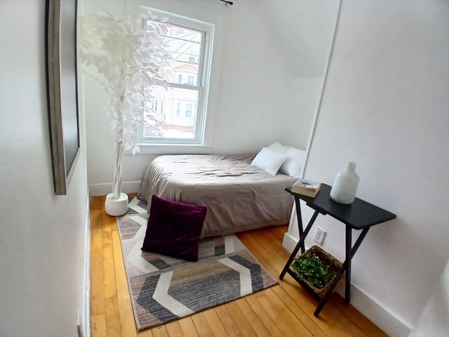 50 Webster St, Lynn, MA 01902