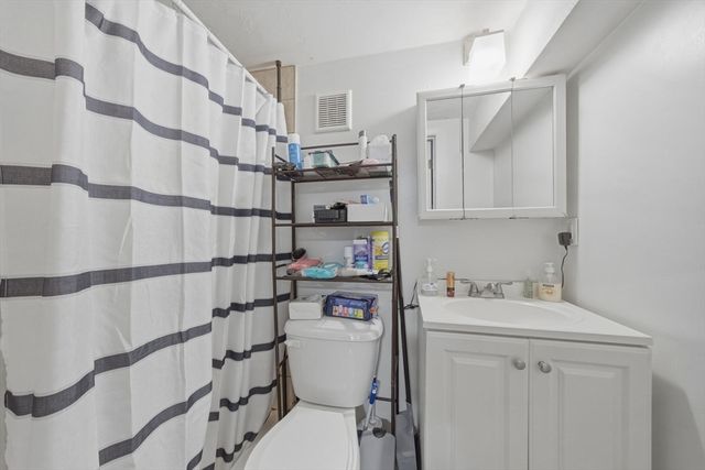 50 Webster St, Lynn, MA 01902