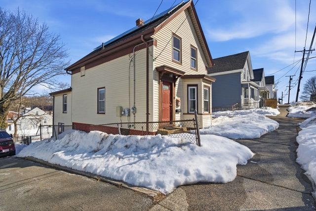 50 Webster St, Lynn, MA 01902