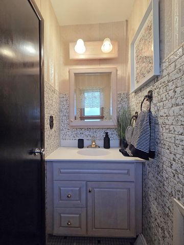 8226 Kooy Drive, Munster, IN 46321