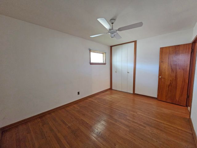 8226 Kooy Drive, Munster, IN 46321