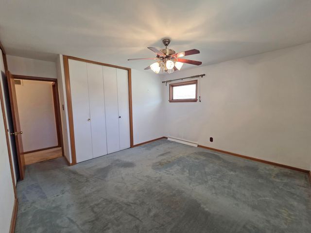 8226 Kooy Drive, Munster, IN 46321