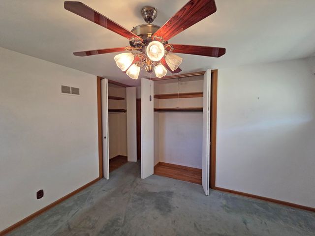 8226 Kooy Drive, Munster, IN 46321