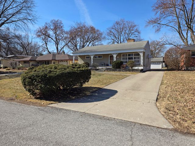 8226 Kooy Drive, Munster, IN 46321