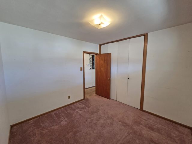 8226 Kooy Drive, Munster, IN 46321