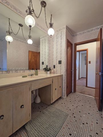 8226 Kooy Drive, Munster, IN 46321