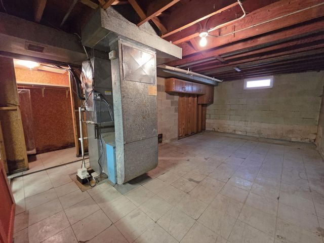 8226 Kooy Drive, Munster, IN 46321