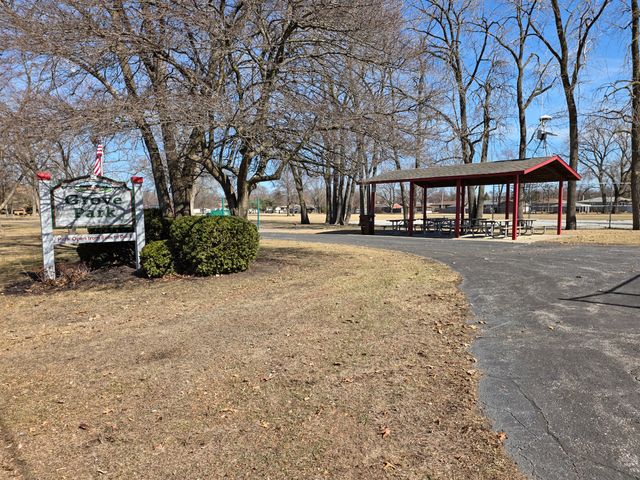 8226 Kooy Drive, Munster, IN 46321