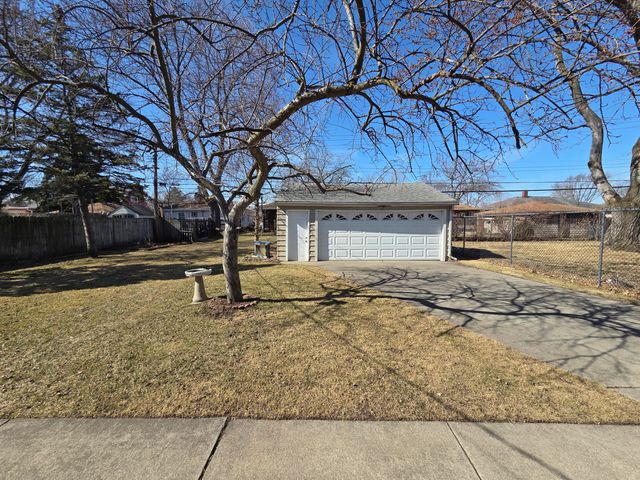 8226 Kooy Drive, Munster, IN 46321