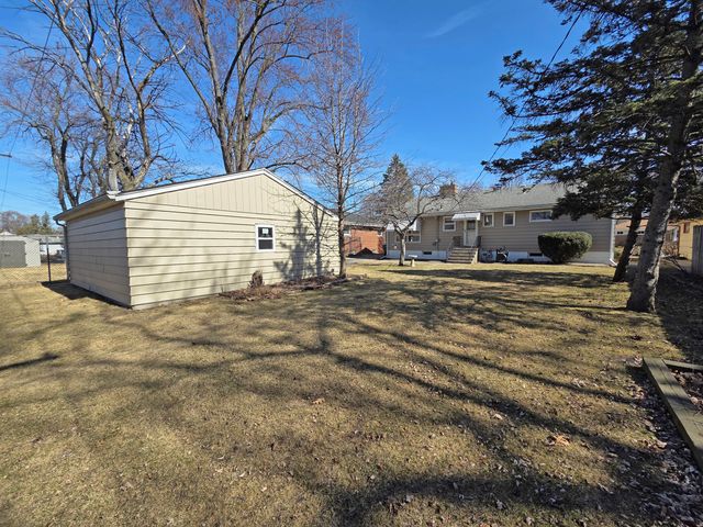 8226 Kooy Drive, Munster, IN 46321