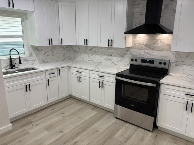 216 Burress Street, Houston, TX 77022