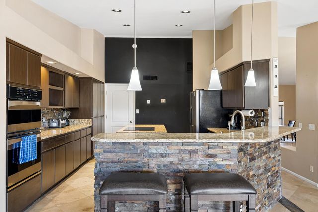 9033 W Patrick Lane, Peoria, AZ 85383