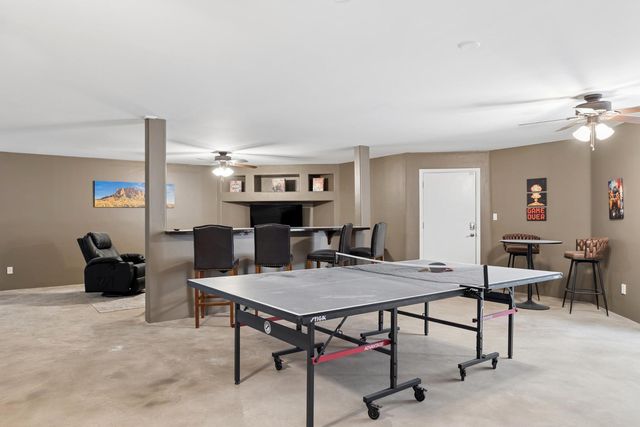 9033 W Patrick Lane, Peoria, AZ 85383