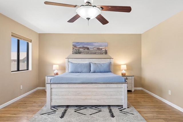 9033 W Patrick Lane, Peoria, AZ 85383