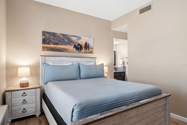 9033 W Patrick Lane, Peoria, AZ 85383