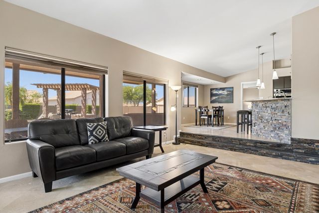 9033 W Patrick Lane, Peoria, AZ 85383
