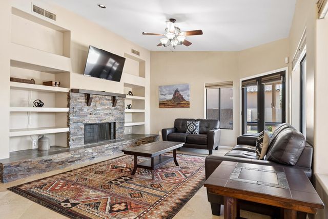 9033 W Patrick Lane, Peoria, AZ 85383