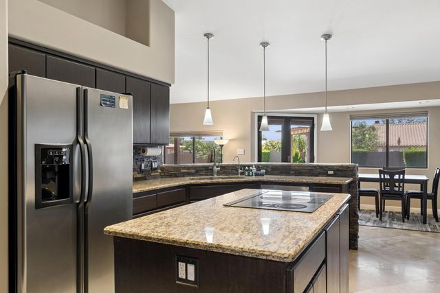 9033 W Patrick Lane, Peoria, AZ 85383