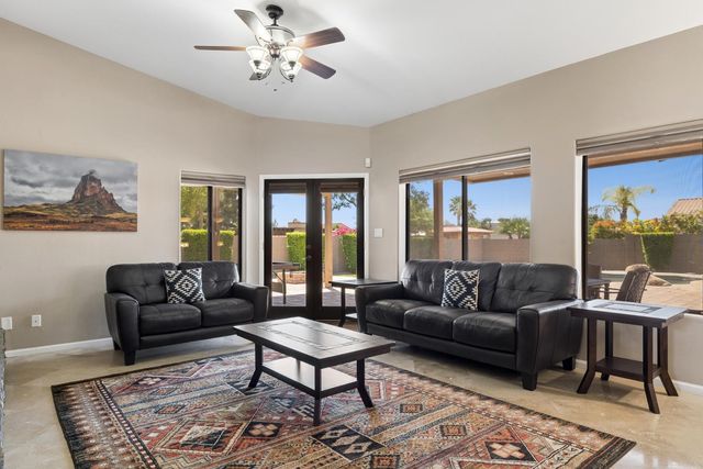 9033 W Patrick Lane, Peoria, AZ 85383