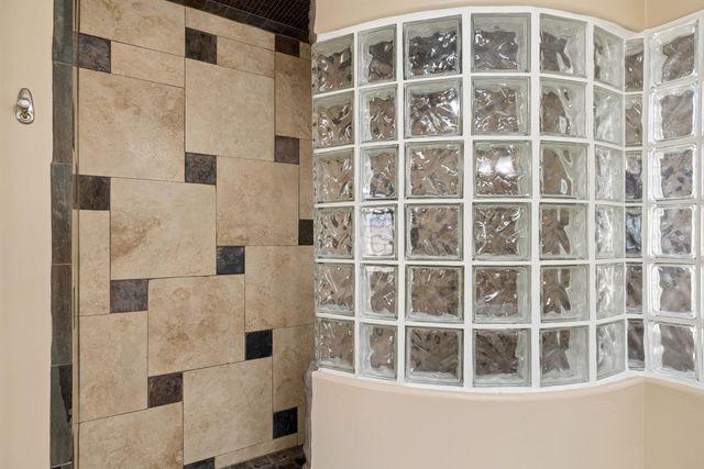 9033 W Patrick Lane, Peoria, AZ 85383