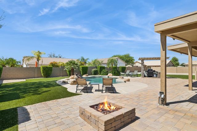 9033 W Patrick Lane, Peoria, AZ 85383