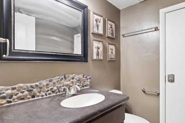 9033 W Patrick Lane, Peoria, AZ 85383