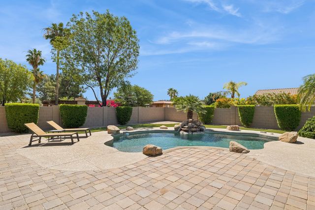 9033 W Patrick Lane, Peoria, AZ 85383