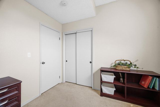 4918 W Chestnut Avenue, Visalia, CA 93277