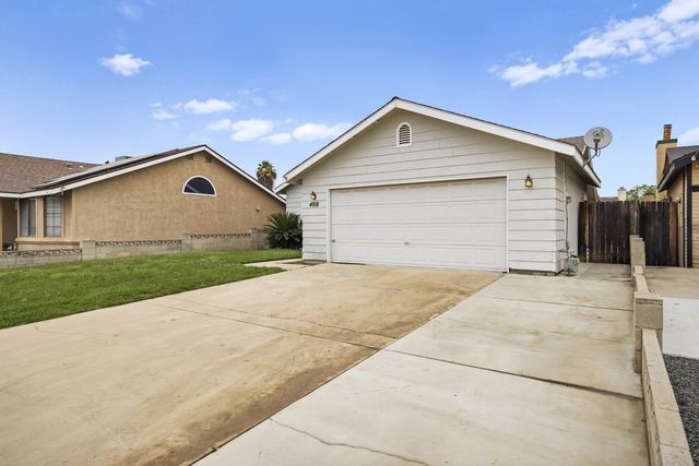 4918 W Chestnut Avenue, Visalia, CA 93277