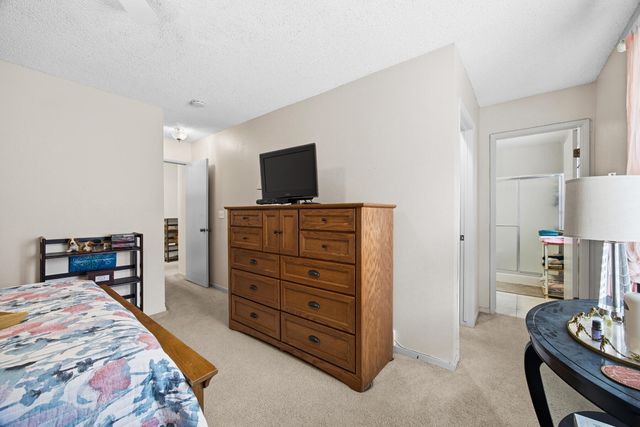 4918 W Chestnut Avenue, Visalia, CA 93277