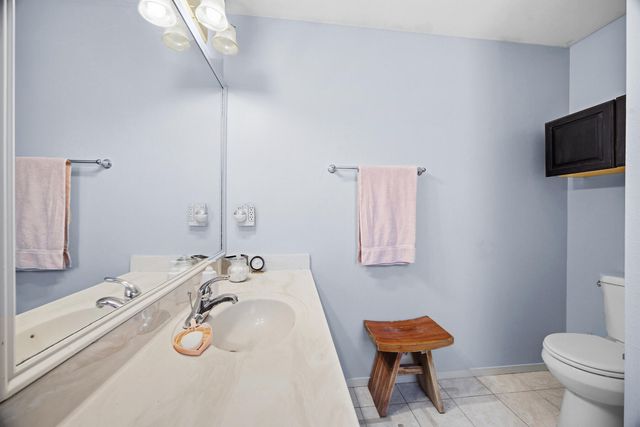 4918 W Chestnut Avenue, Visalia, CA 93277