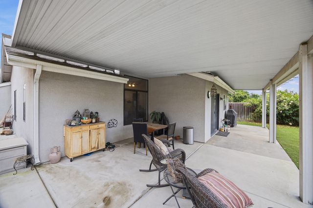 4918 W Chestnut Avenue, Visalia, CA 93277