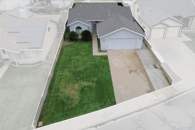 4918 W Chestnut Avenue, Visalia, CA 93277