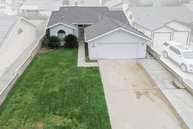 4918 W Chestnut Avenue, Visalia, CA 93277