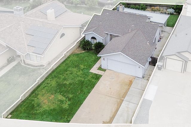 4918 W Chestnut Avenue, Visalia, CA 93277