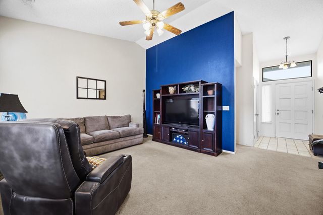 4918 W Chestnut Avenue, Visalia, CA 93277