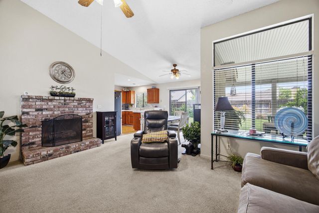 4918 W Chestnut Avenue, Visalia, CA 93277