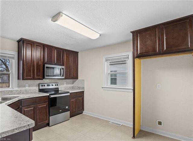 66 Harvard RD, Portsmouth, VA 23701