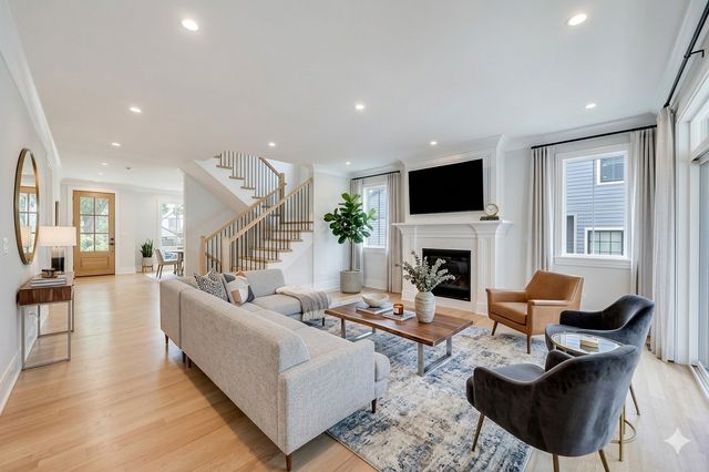 6010 N Neva Avenue, Chicago, IL 60631