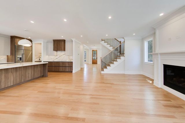 6010 N Neva Avenue, Chicago, IL 60631