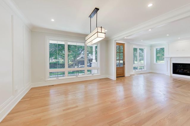 6010 N Neva Avenue, Chicago, IL 60631
