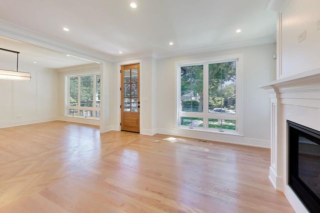 6010 N Neva Avenue, Chicago, IL 60631
