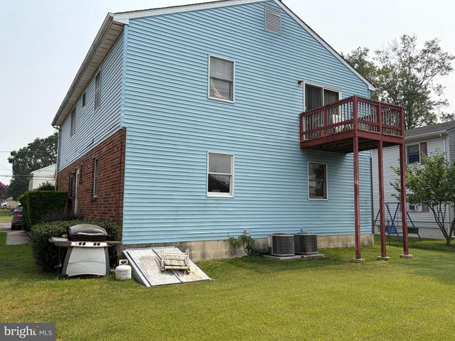 233 MOHICAN, Essington, PA 19029