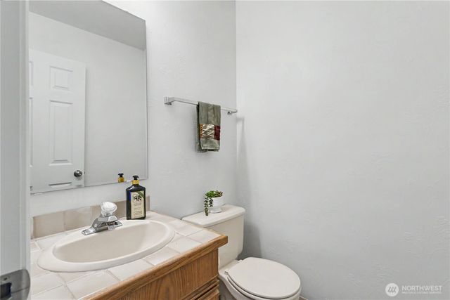 1712 SE Solomon Loop, Vancouver, WA 98683