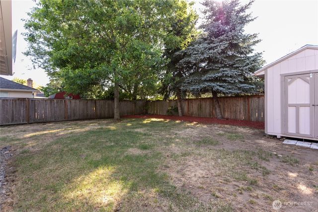 1712 SE Solomon Loop, Vancouver, WA 98683