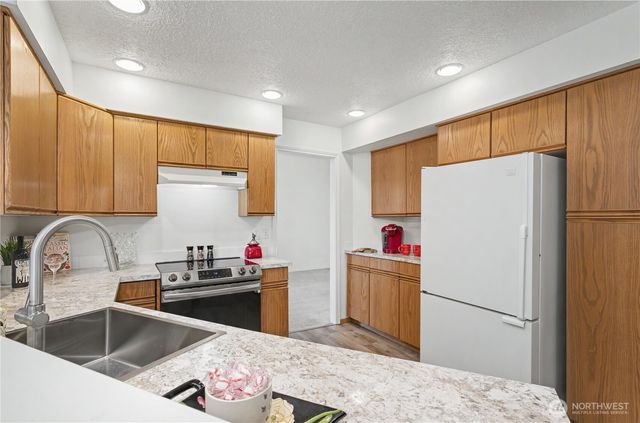 1712 SE Solomon Loop, Vancouver, WA 98683