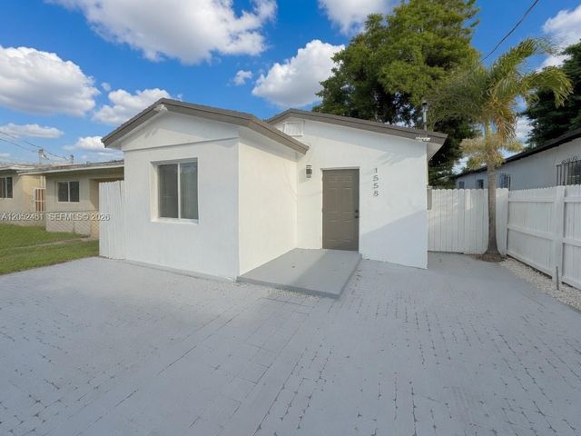1558 NW 71st St, Miami, FL 33147