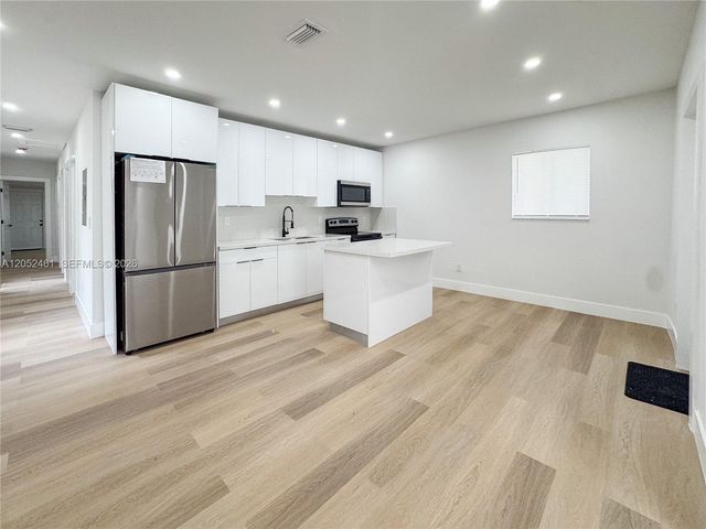 1558 NW 71st St, Miami, FL 33147