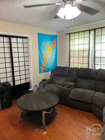 37 Silverstone Circle, Savannah, GA 31406